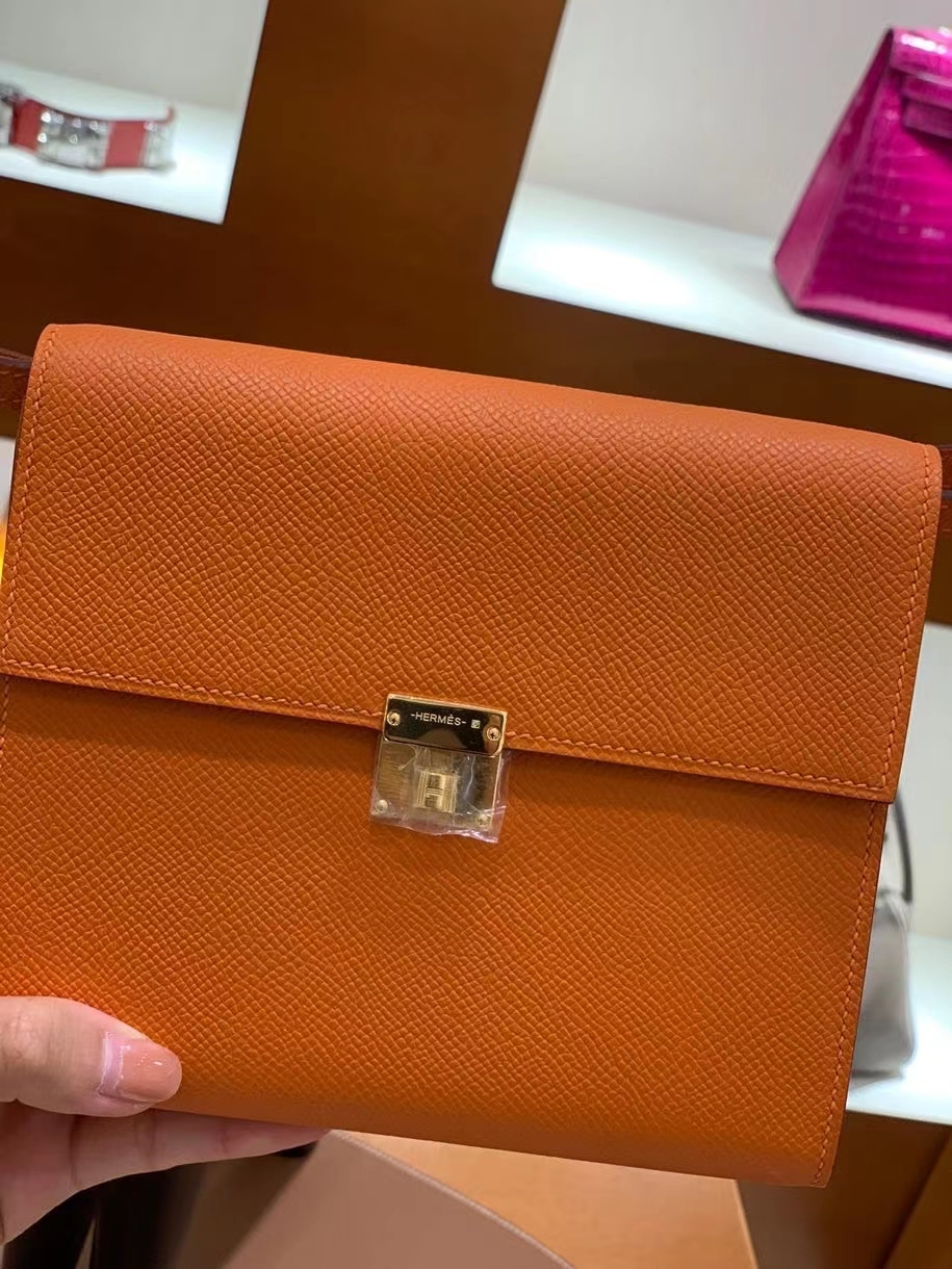 Hermès（爱马仕）clice 挎包 Epsom 橙色 金扣 16cm 现货