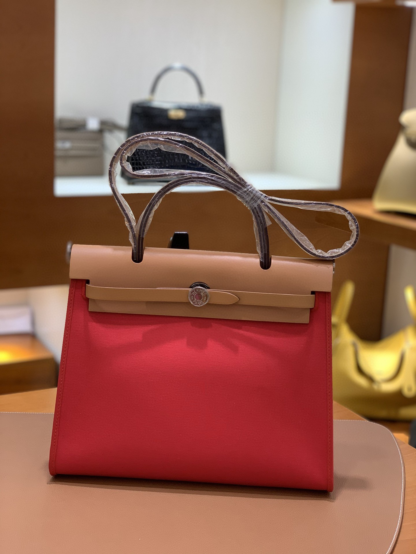 Hermès（爱马仕）Herbag 金棕色拼西瓜红 Box帆布 银扣 31cm