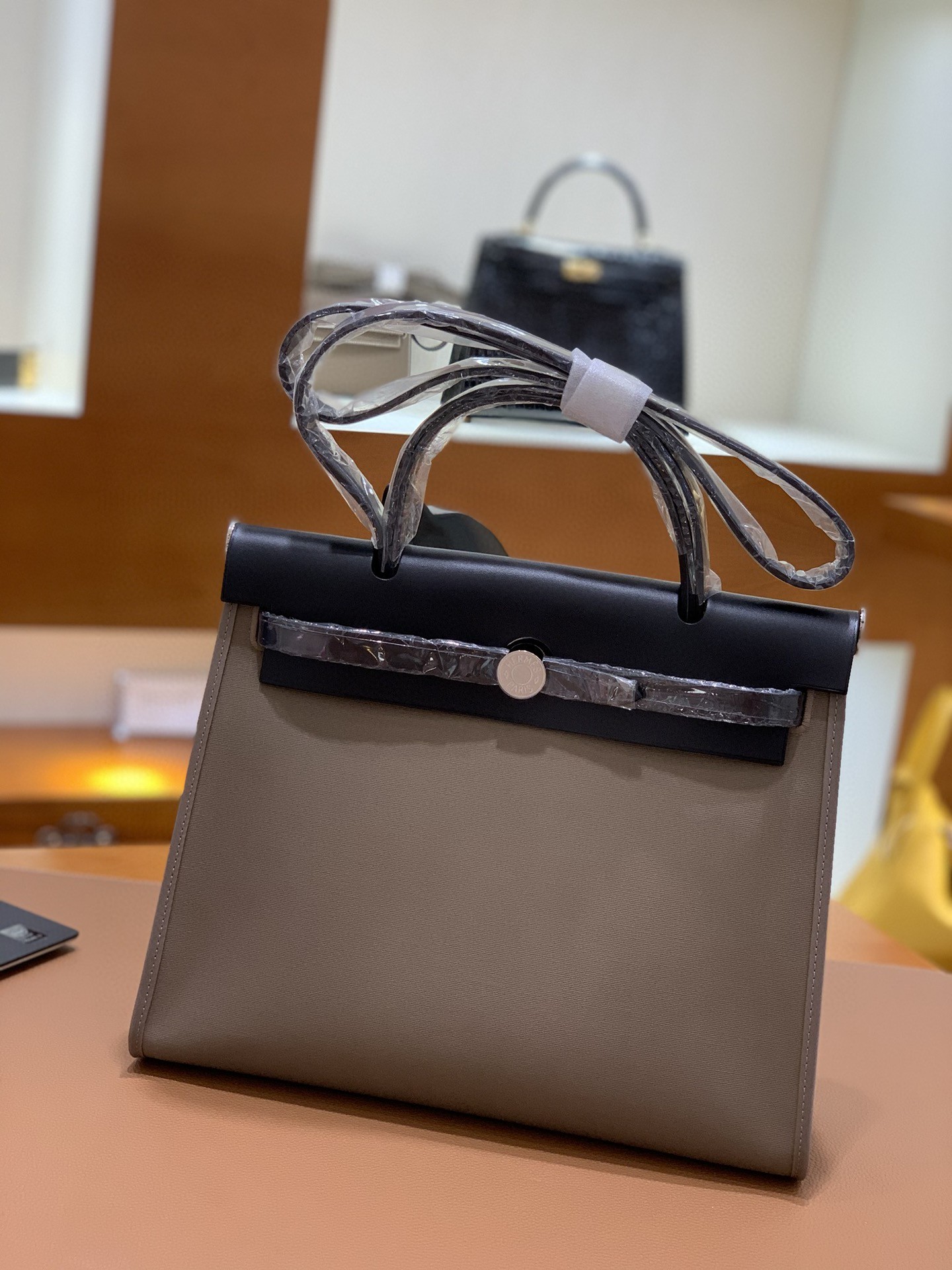 Hermès（爱马仕）Herbag 黑色拼大象灰 Box帆布 银扣 31cm