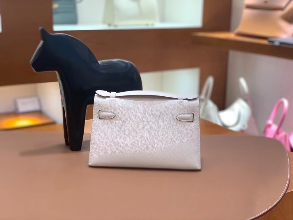 Hermès（爱马仕）Epsom 奶昔白 miniKelly 22cm 银扣 现货