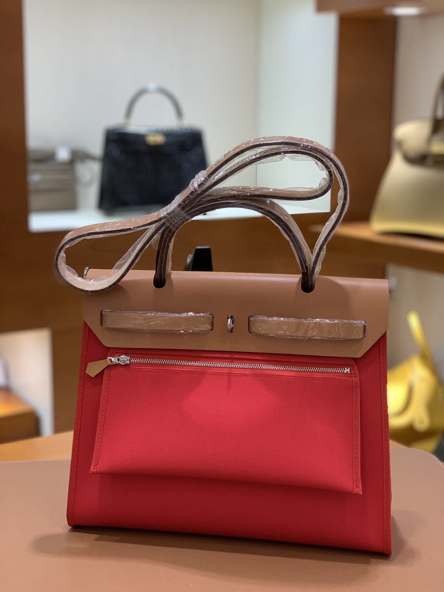 Hermès（爱马仕）Herbag 金棕色拼西瓜红 Box帆布 银扣 31cm