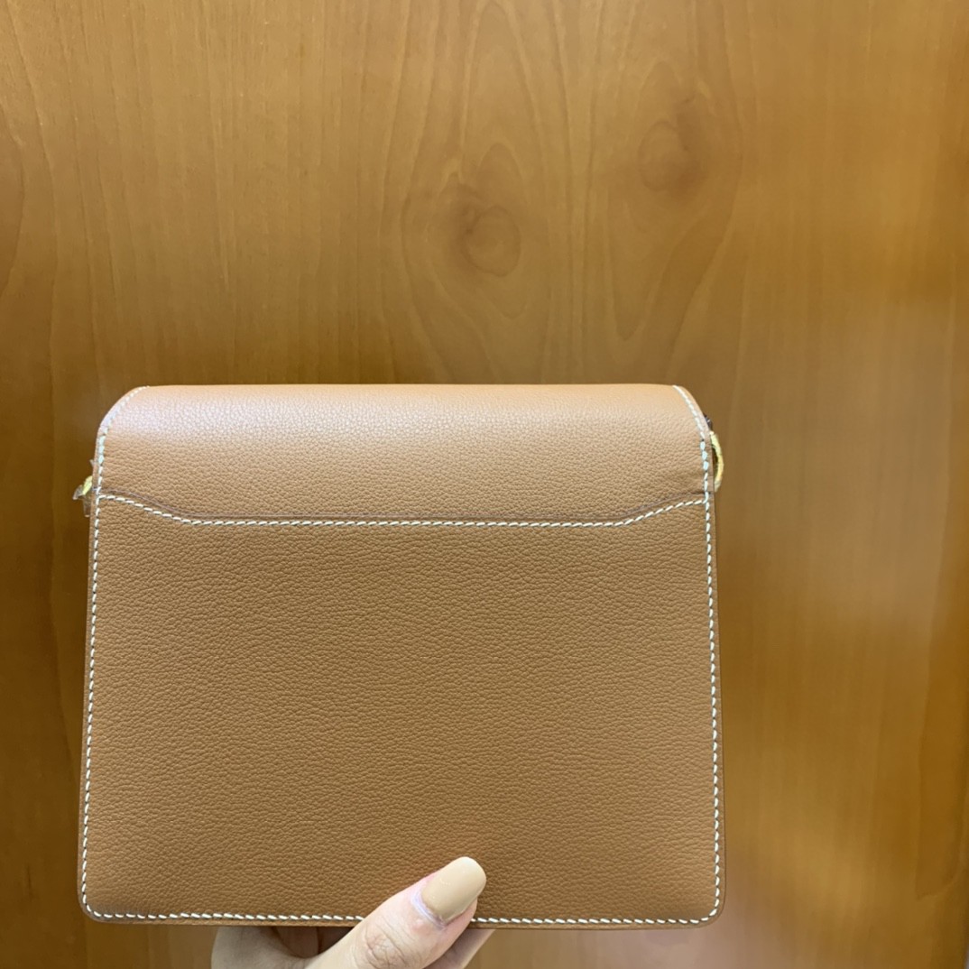 Hermès（爱马仕）Roulis 猪鼻子 evercolor 金棕色 18cm 金扣 现货