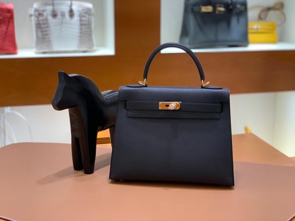 Hermès（爱马仕）Kelly 凯莉包 Epsom皮 黑色 28cm 金扣 现货