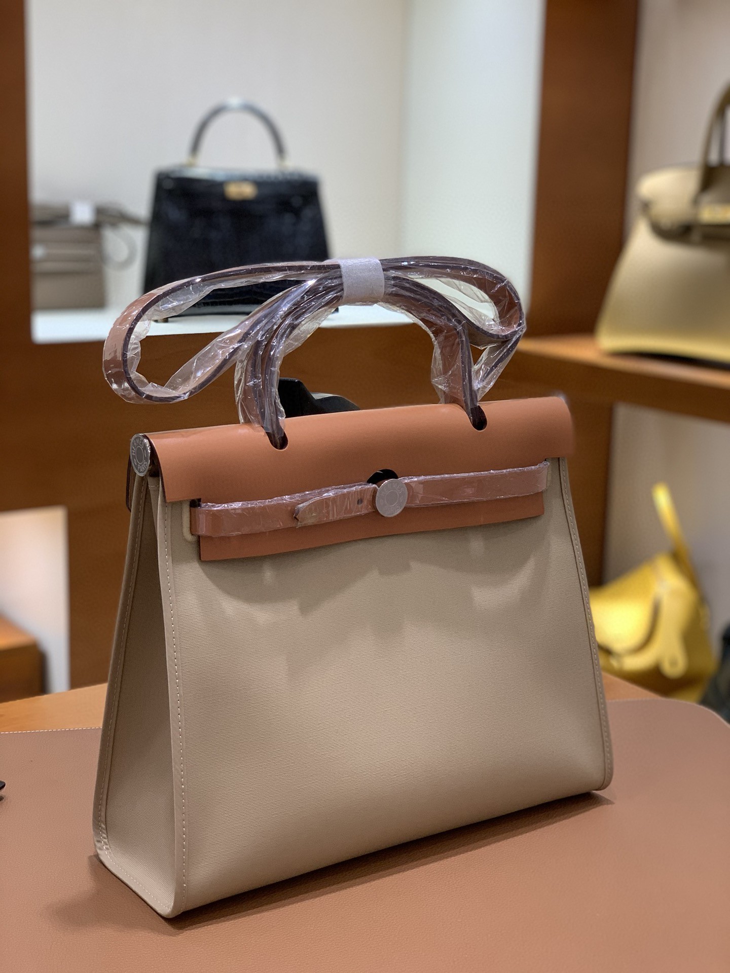 Hermès（爱马仕）Herbag 金棕色拼风衣灰 Box帆布 银扣 31cm