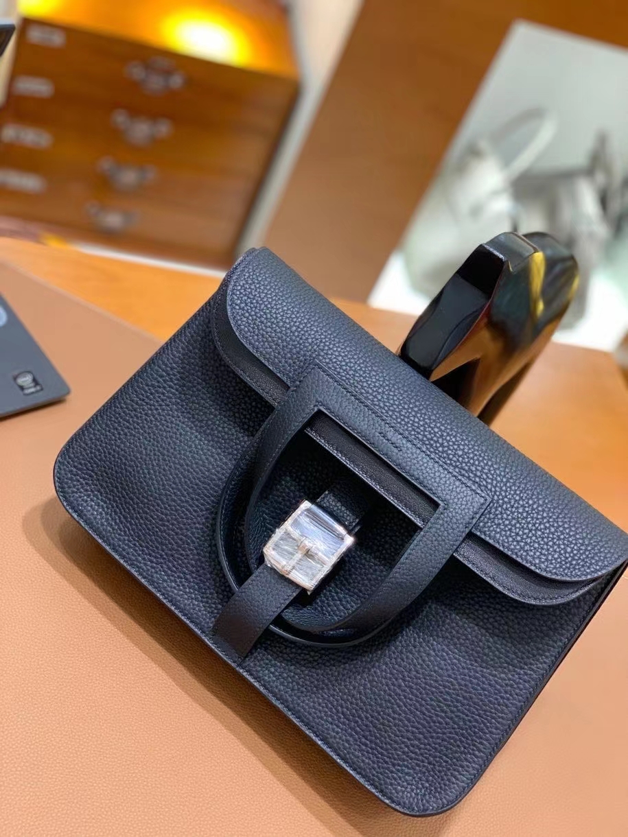 Hermès（爱马仕）TC 黑色 Halzan 31cm 银扣 现货
