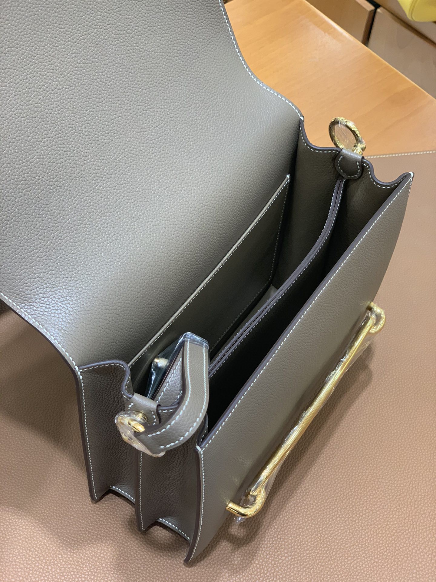Hermès（爱马仕）Roulis 猪鼻子 evercolor 大象灰 23cm 金扣 现货