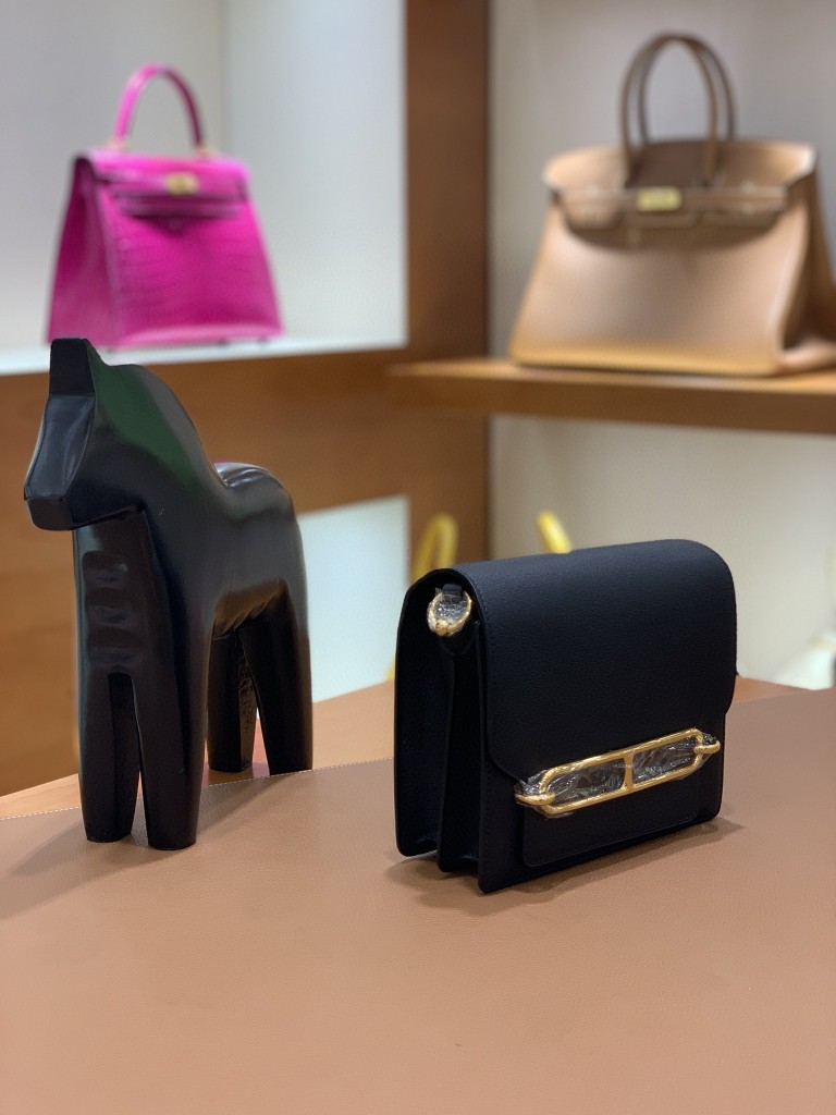 Hermès（爱马仕）Roulis 猪鼻子 evercolor 黑色 18cm 金扣 现货