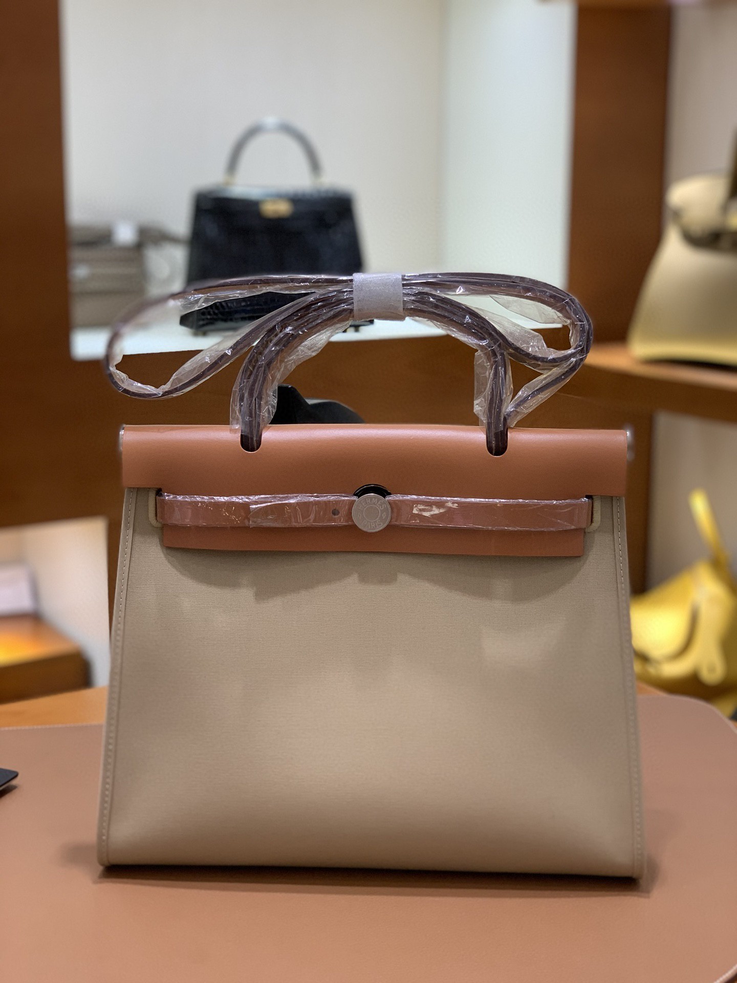 Hermès（爱马仕）Herbag 金棕色拼风衣灰 Box帆布 银扣 31cm