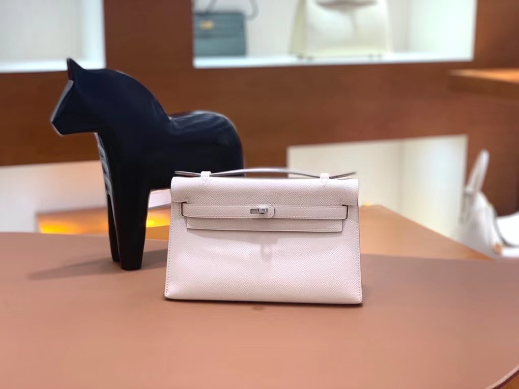 Hermès（爱马仕）Epsom 奶昔白 miniKelly 22cm 银扣 现货