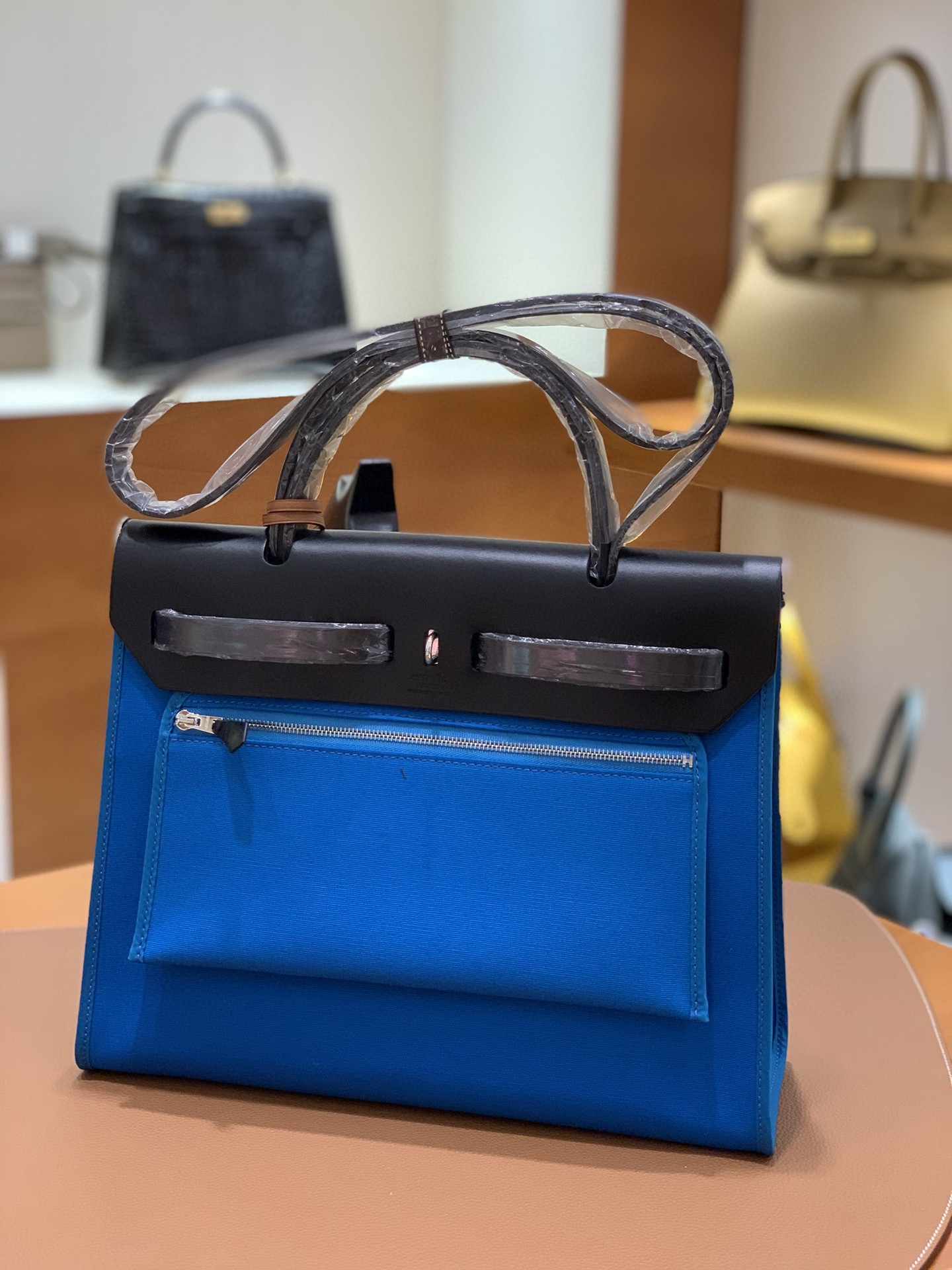 Hermès（爱马仕）Herbag 黑色拼水妖蓝 Box帆布 银扣 31cm