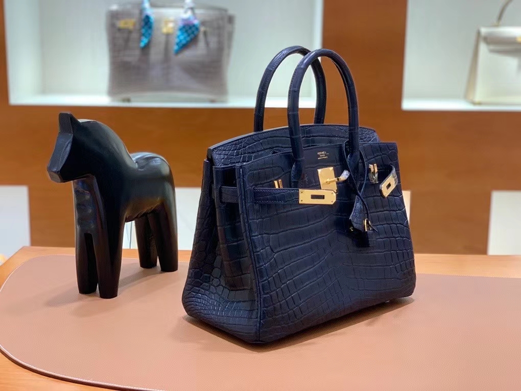 Hermès（爱马仕）Birkin 铂金包 雾面尼罗鳄 深海蓝 金扣 30cm 现货