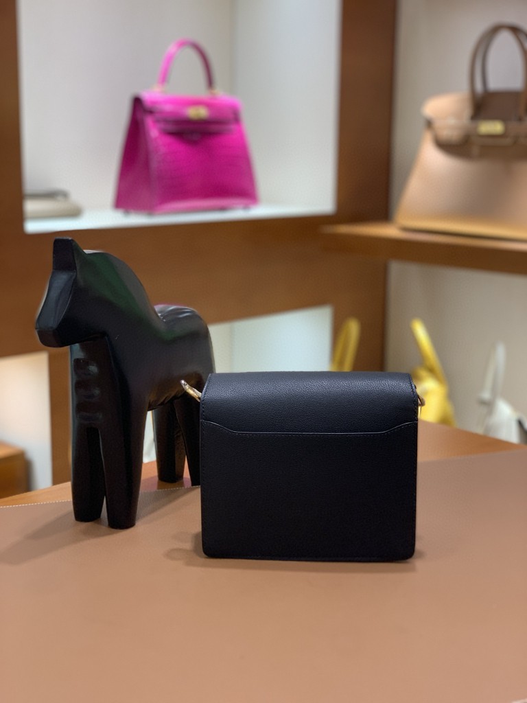 Hermès（爱马仕）Roulis 猪鼻子 evercolor 黑色 18cm 金扣 现货