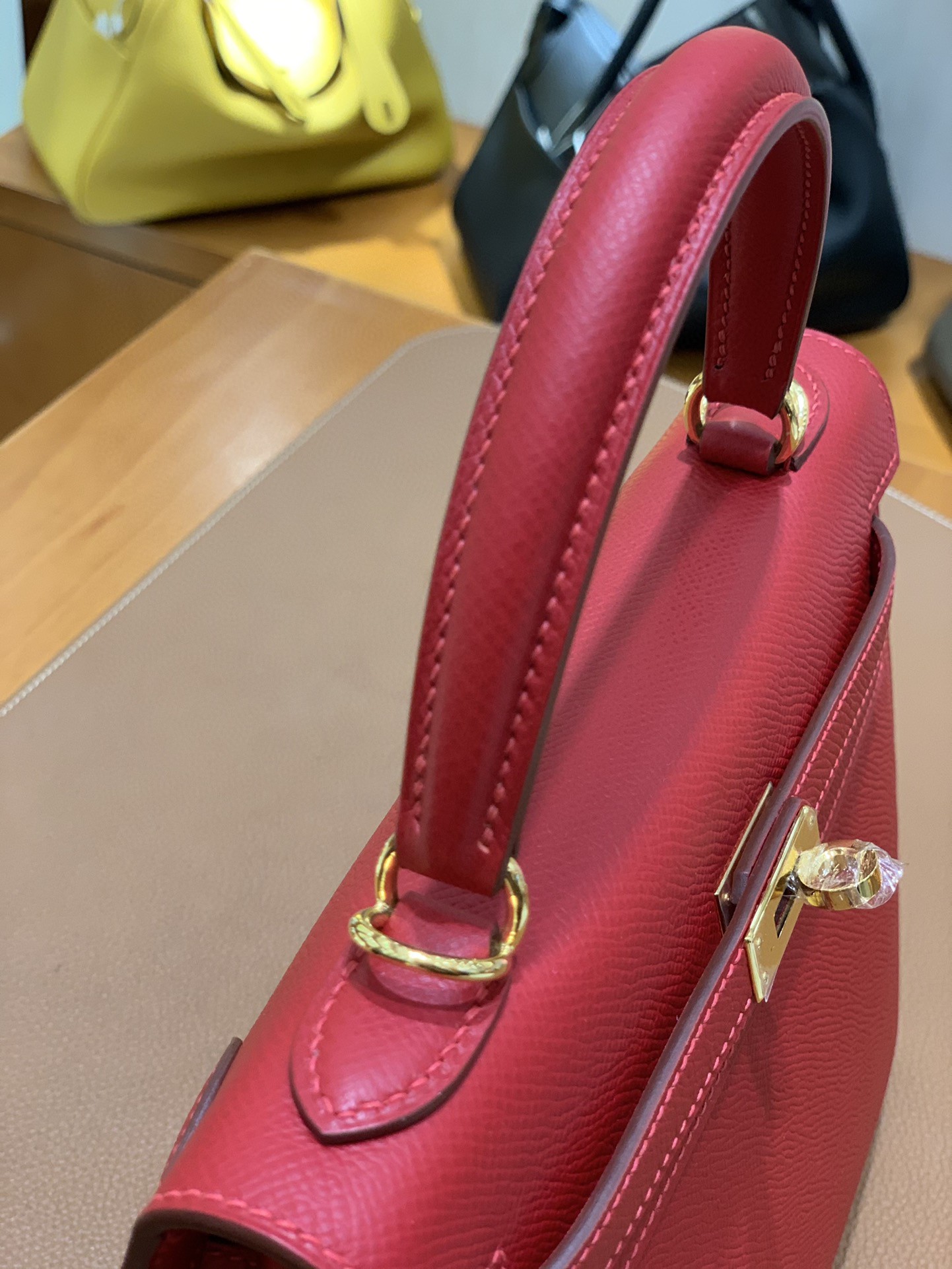Hermès（爱马仕）Kelly 凯莉包 Epsom 国旗红 金扣 25cm
