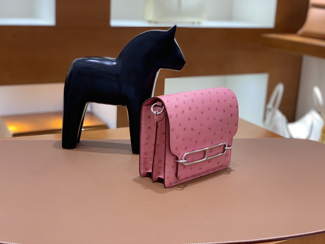 Hermès（爱马仕）Roulis 猪鼻子 鸵鸟皮 泡泡粉 18cm 银扣 现货