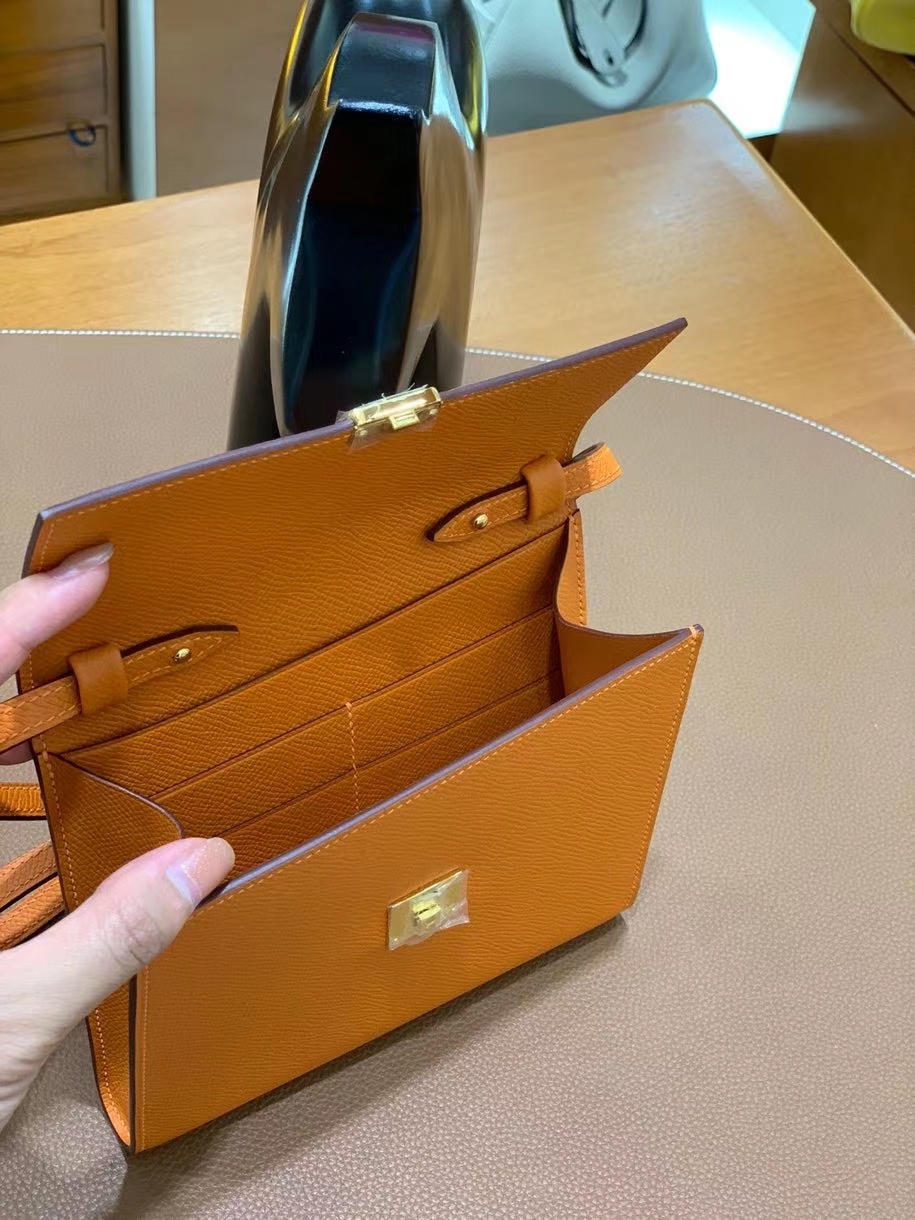 Hermès（爱马仕）clice 挎包 Epsom 橙色 金扣 16cm 现货