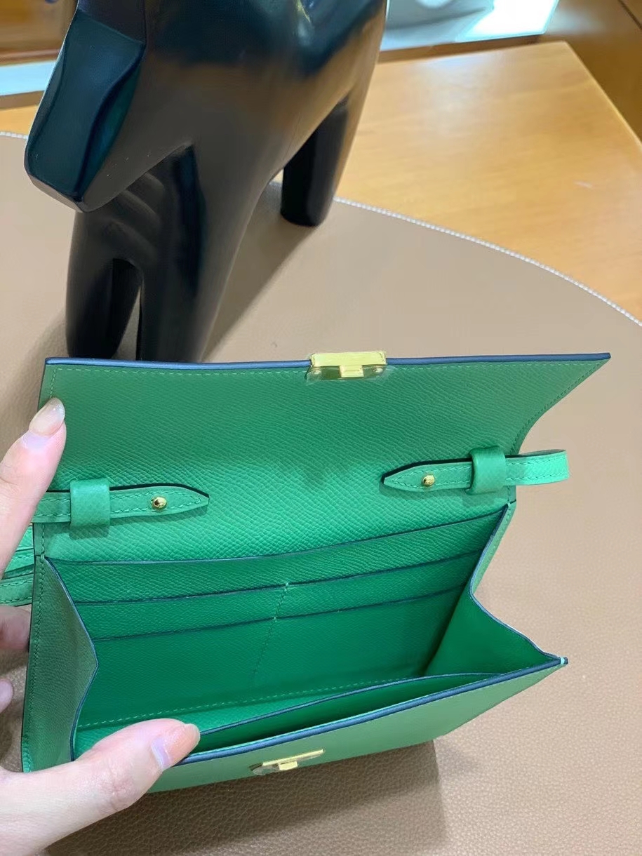 Hermès（爱马仕）clice 挎包 Epsom 牛油果绿 金扣 16cm 现货