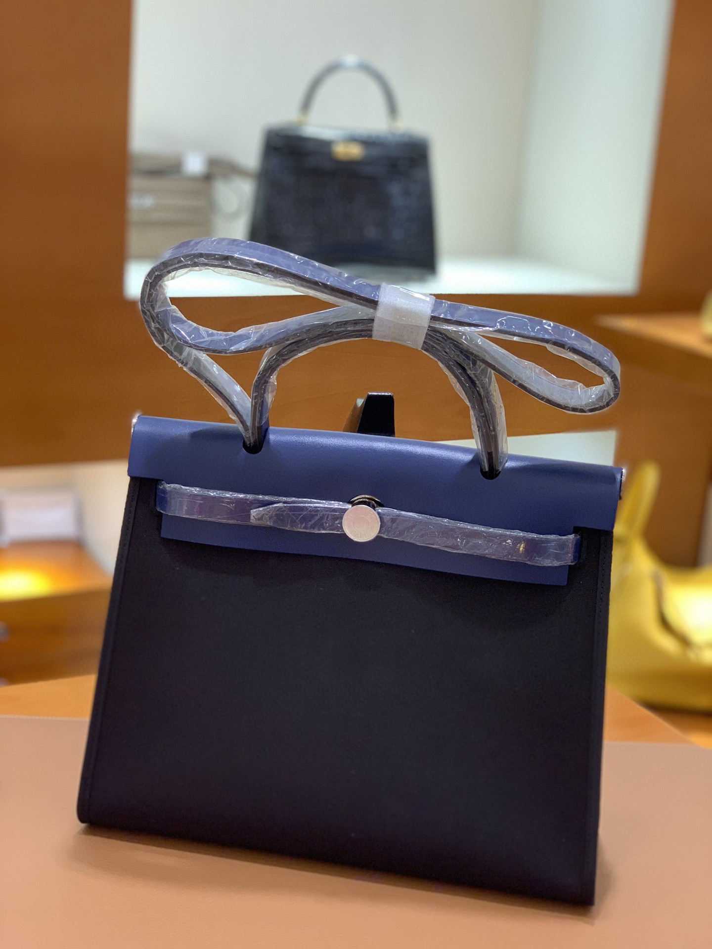 Hermès（爱马仕）Herbag 宝石蓝拼黑色 Box帆布 银扣 31cm