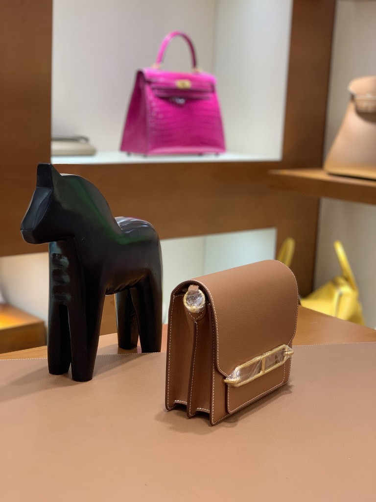 Hermès（爱马仕）Roulis 猪鼻子 evercolor 金棕色 18cm 金扣 现货
