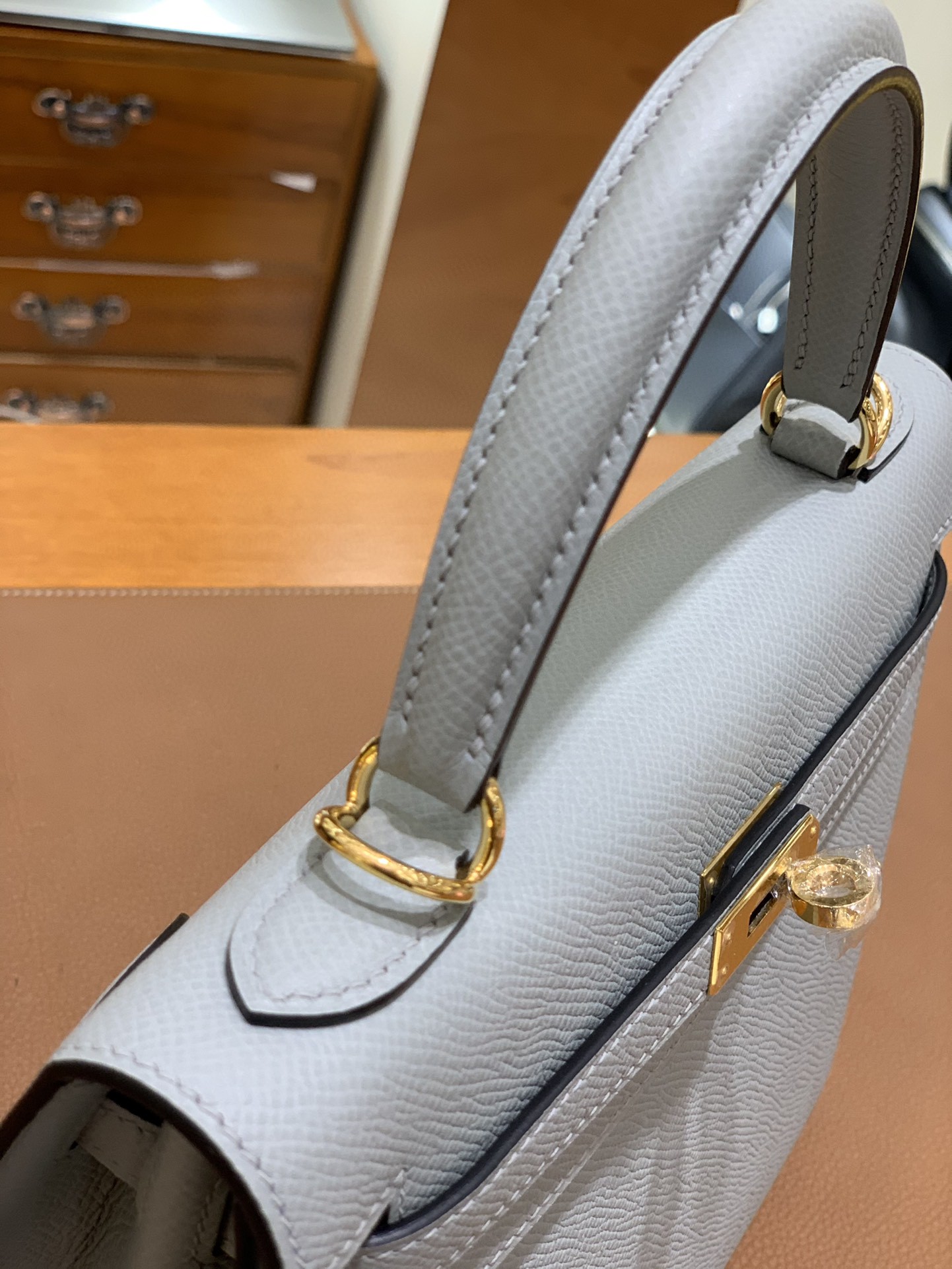Hermès（爱马仕）Kelly 凯莉包 Epsom 海鸥灰 金扣 25cm