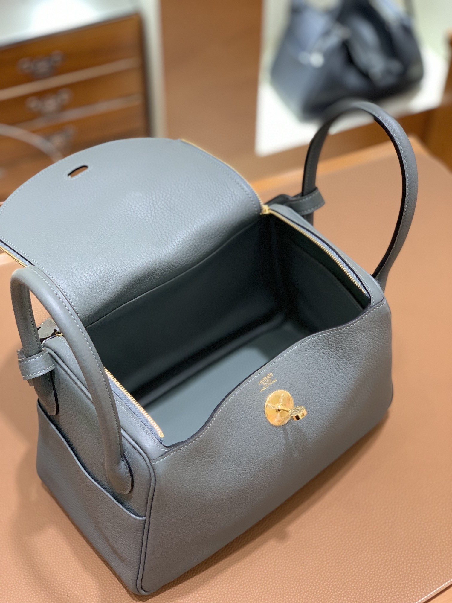 Hermès（爱马仕）Lindy 琳迪包 TC 杏仁绿 金扣 26cm 现货