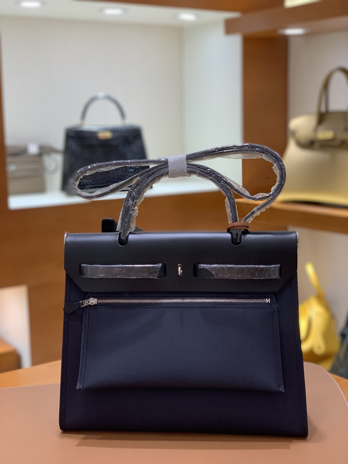 Hermès（爱马仕）Herbag 黑色 Box帆布 银扣 31cm