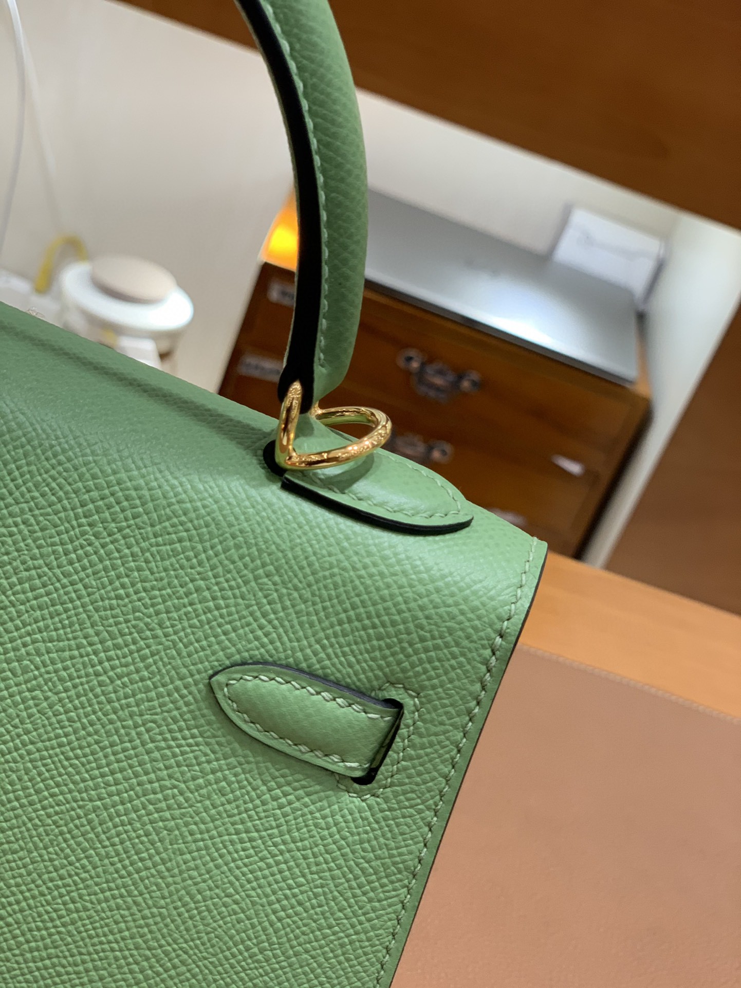 Hermès（爱马仕）Kelly 凯莉包 Epsom 牛油果绿 金扣 25cm