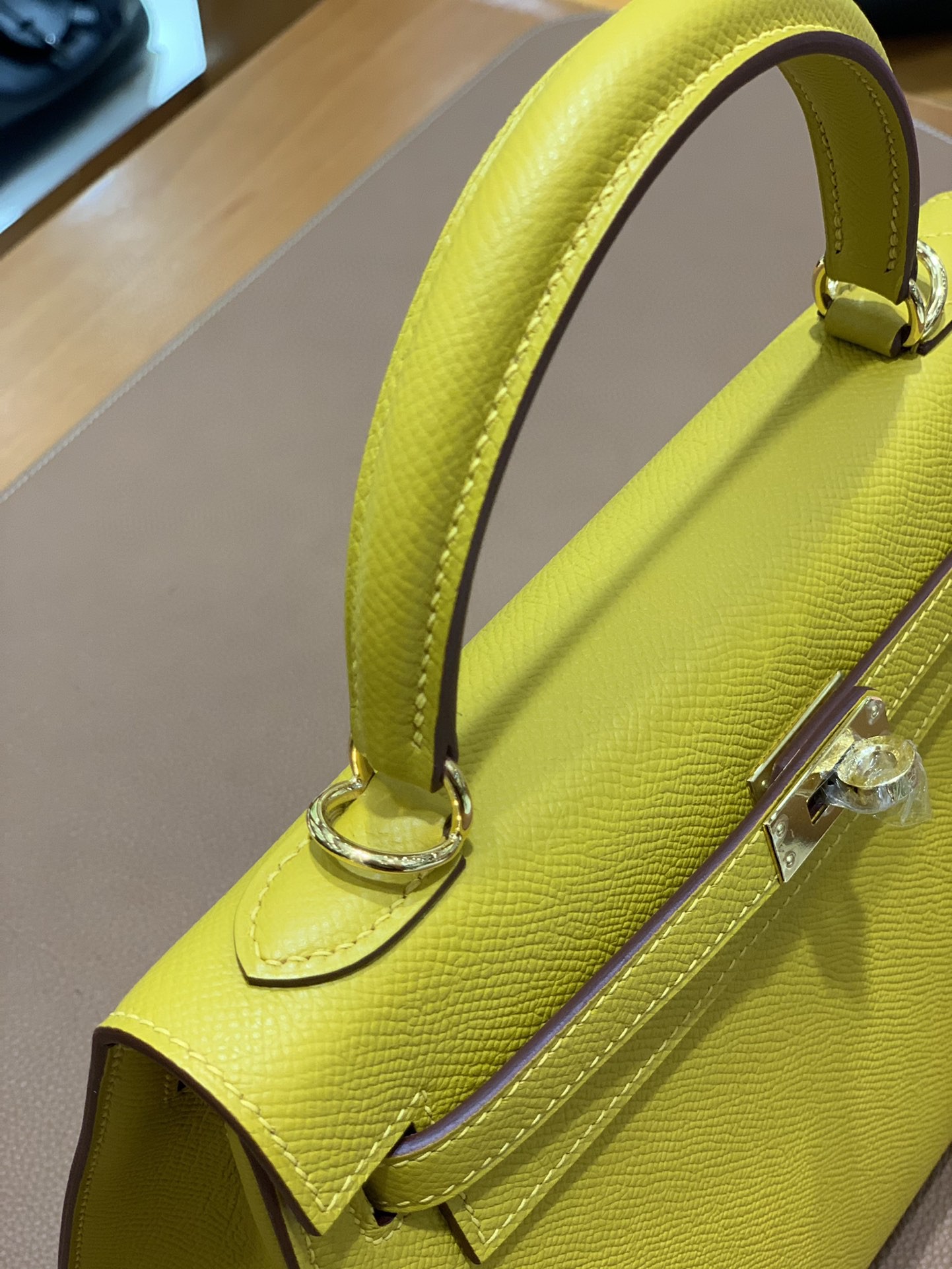 Hermès（爱马仕）Kelly 凯莉包 Epsom 琥珀黄 金扣 25cm