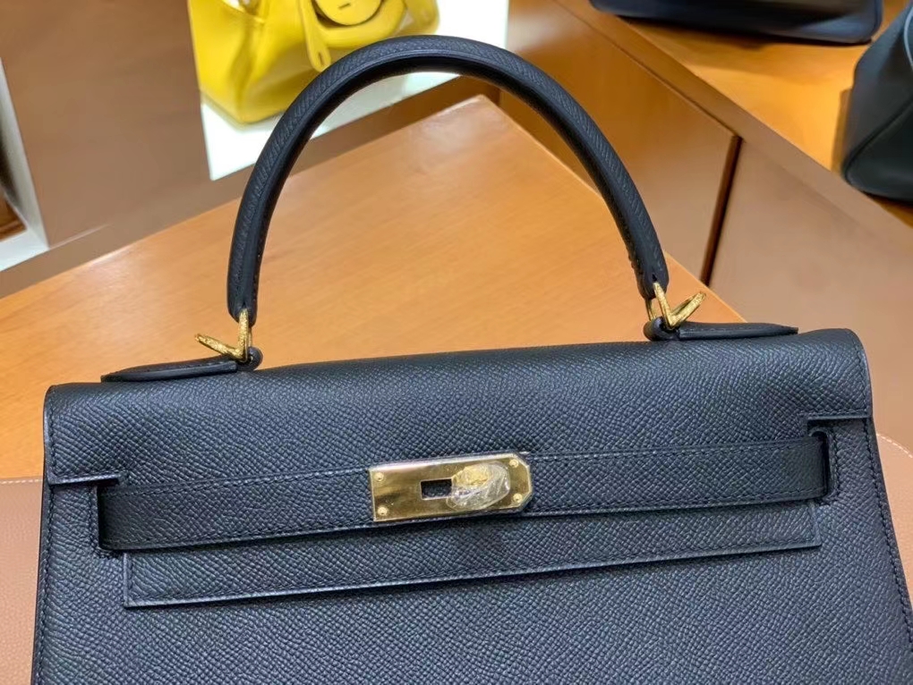 Hermès（爱马仕）Kelly 凯莉包 Epsom皮 黑色 28cm 金扣 现货
