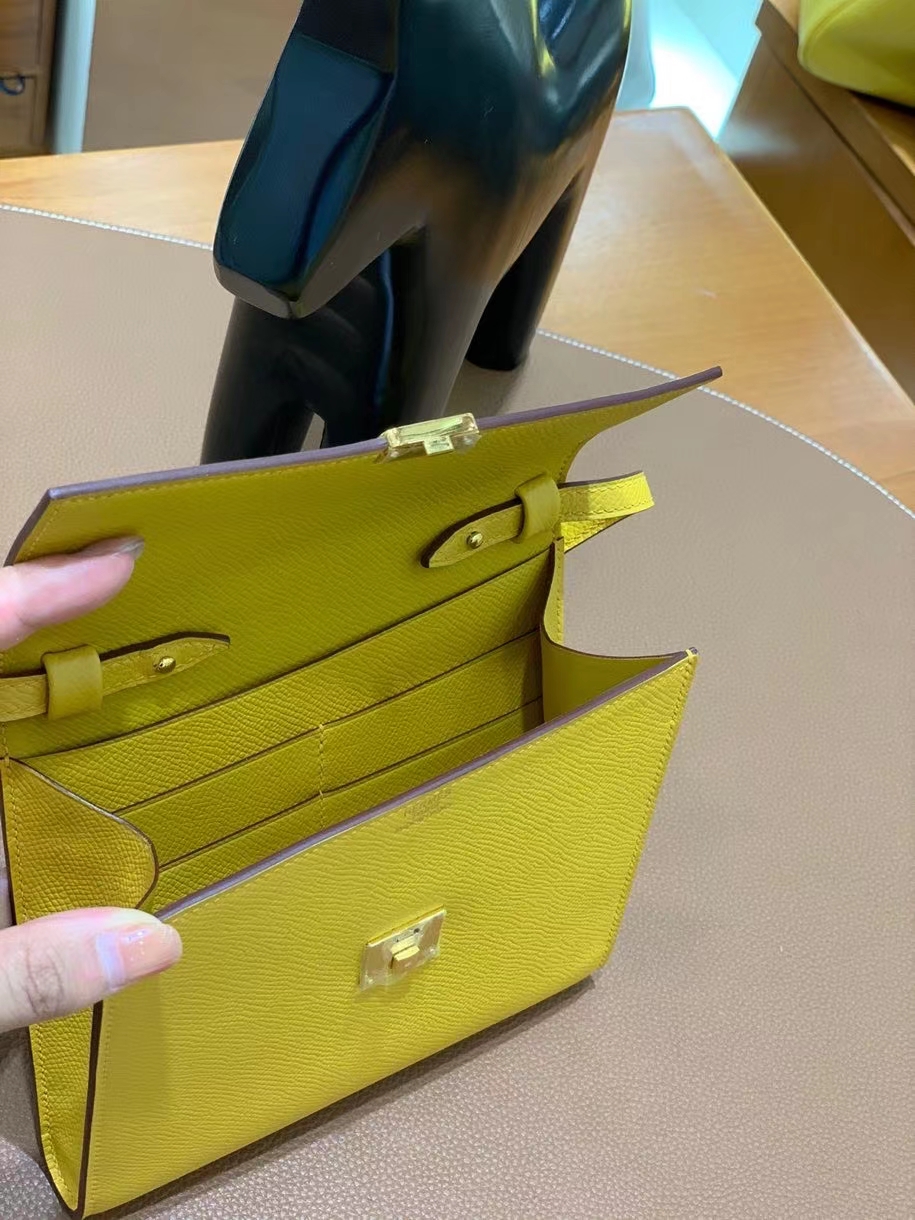 Hermès（爱马仕）clice 挎包 Epsom 琥珀黄 金扣 16cm 现货