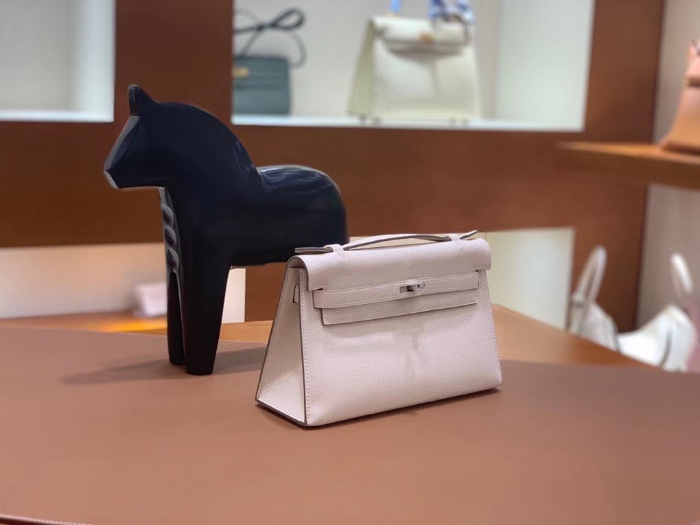Hermès（爱马仕）Epsom 奶昔白 miniKelly 22cm 银扣 现货