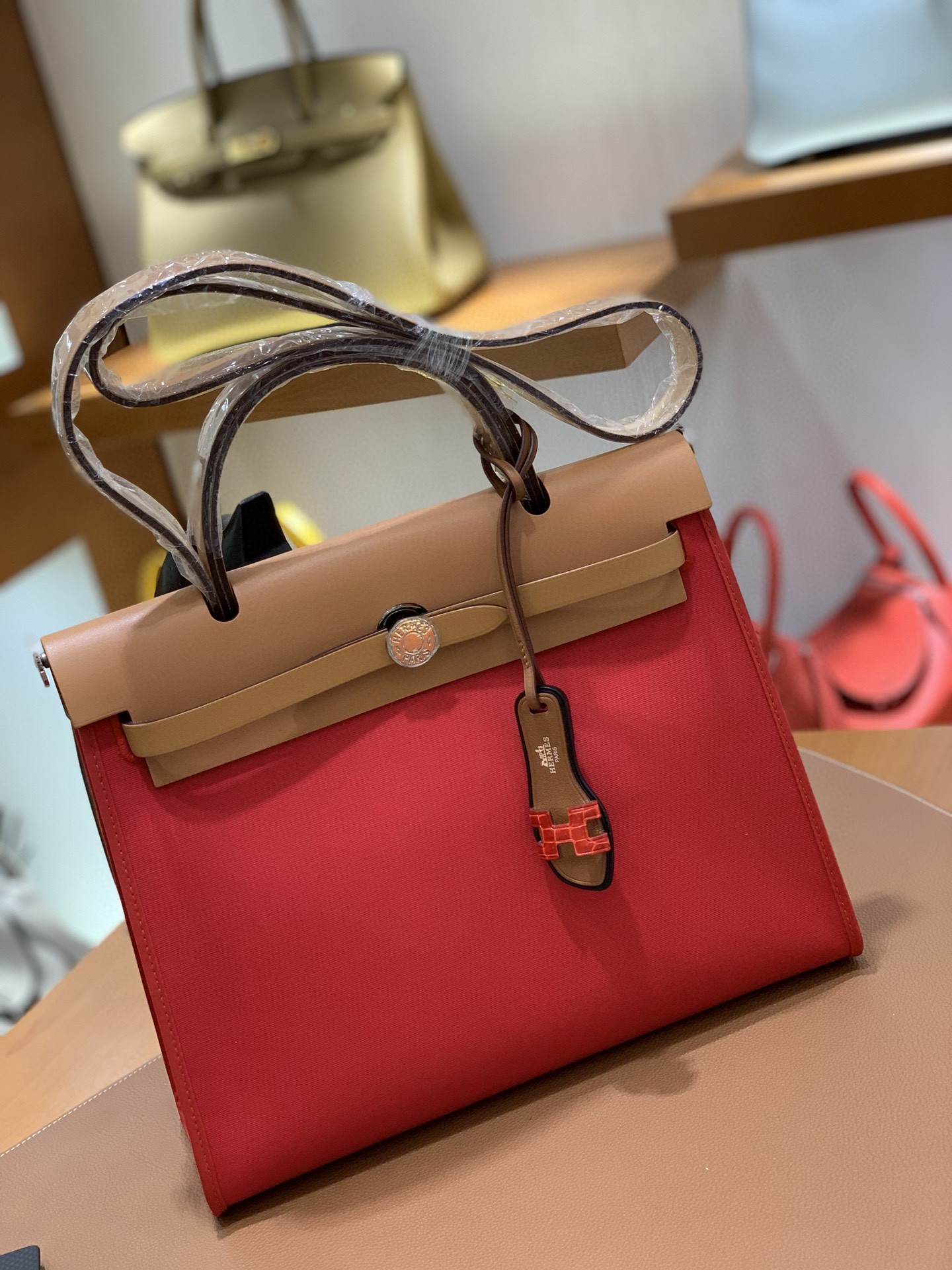 Hermès（爱马仕）Herbag 金棕色拼西瓜红 Box帆布 银扣 31cm