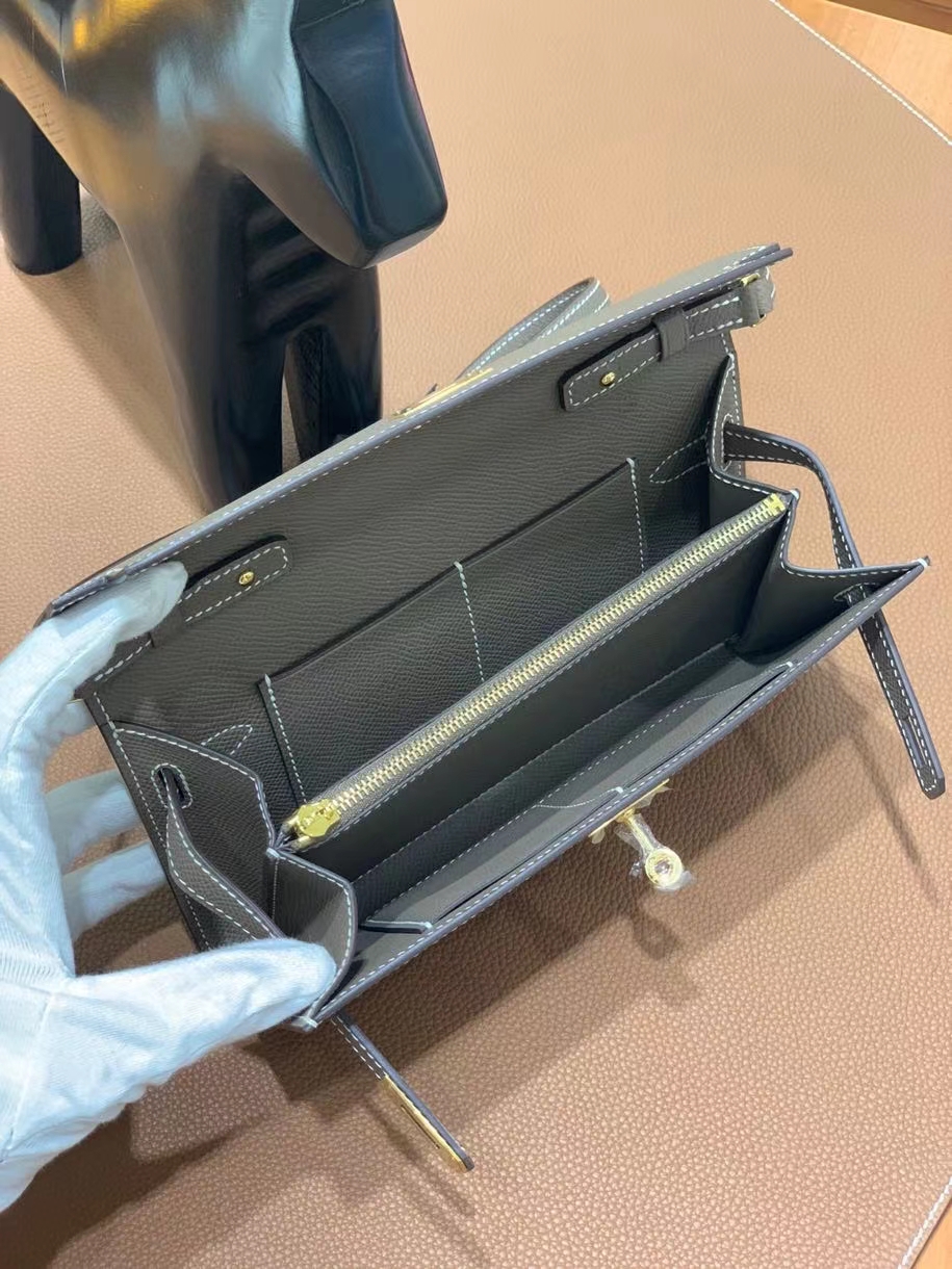 Hermès（爱马仕）Epsom 大象灰 Kelly to go wallet 金扣 现货