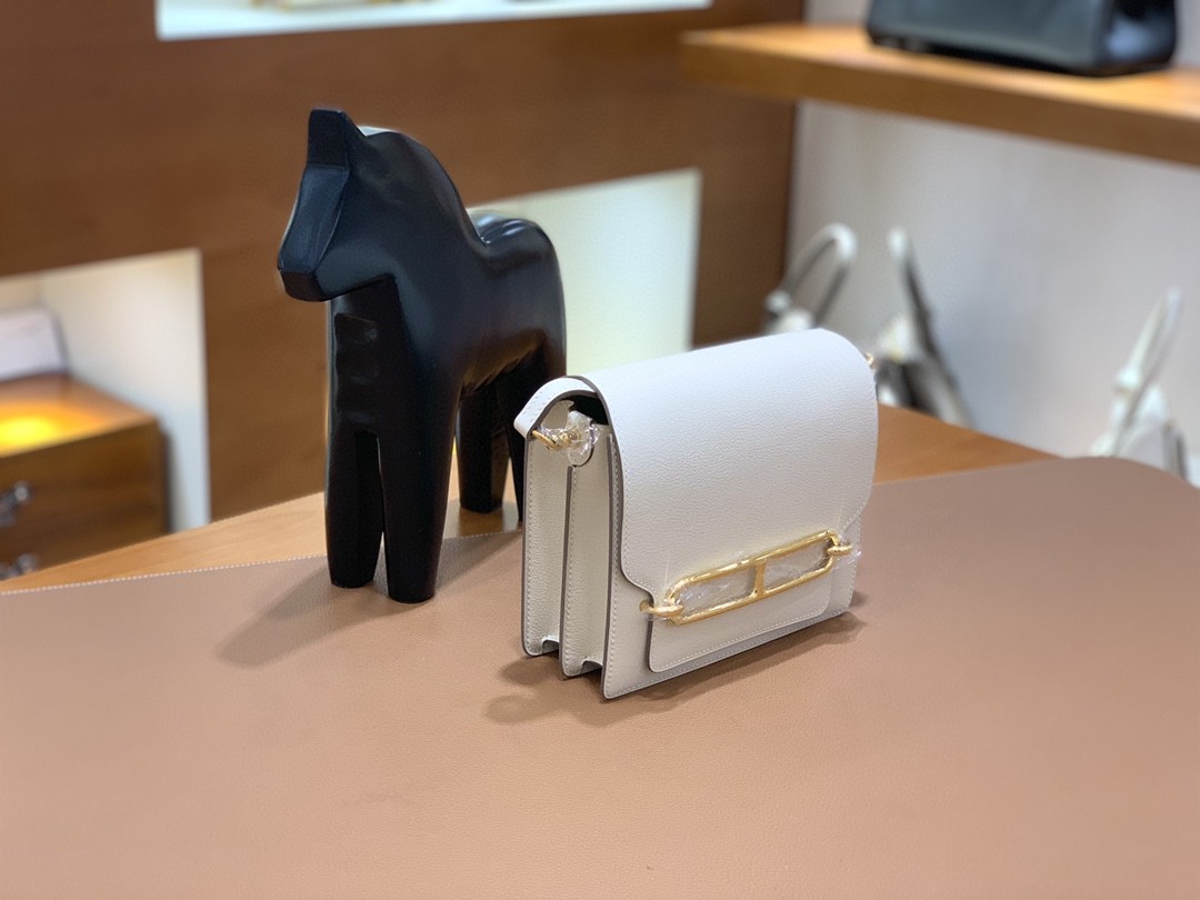 Hermès（爱马仕）Roulis 猪鼻子 evercolor 奶昔白 18cm 金扣 现货
