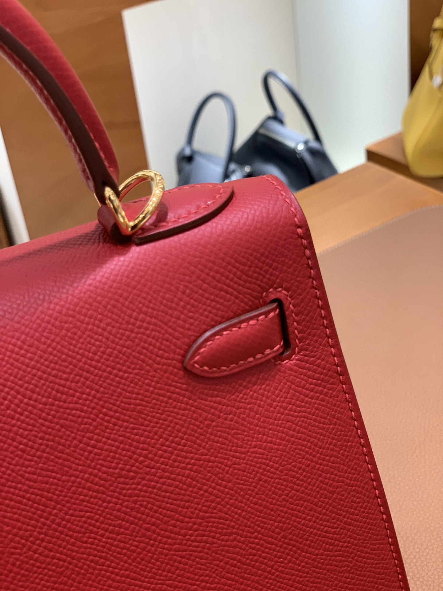 Hermès（爱马仕）Kelly 凯莉包 Epsom 国旗红 金扣 25cm