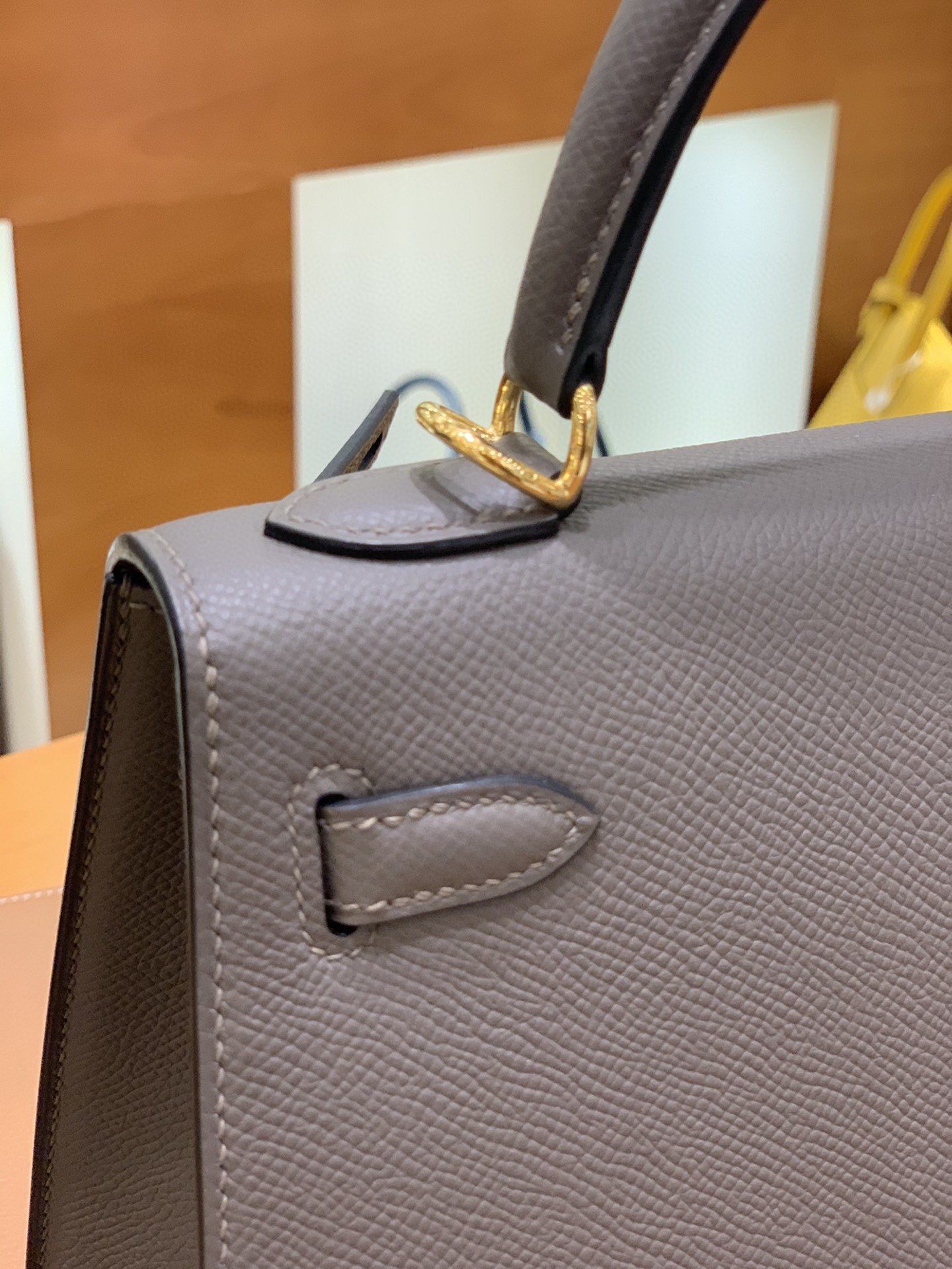 Hermès（爱马仕）Kelly 凯莉包 Epsom 大象灰 金扣 25cm