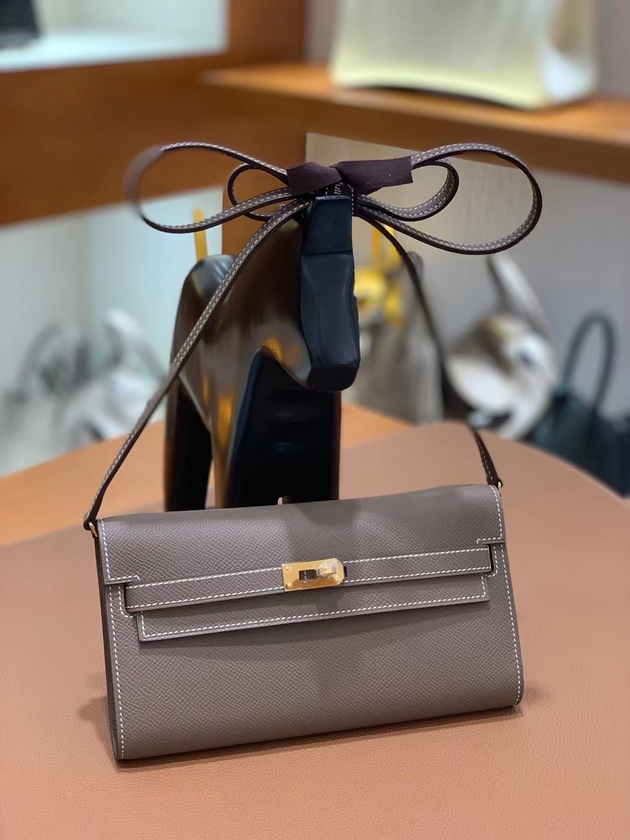 Hermès（爱马仕）Epsom 大象灰 Kelly to go wallet 金扣 现货