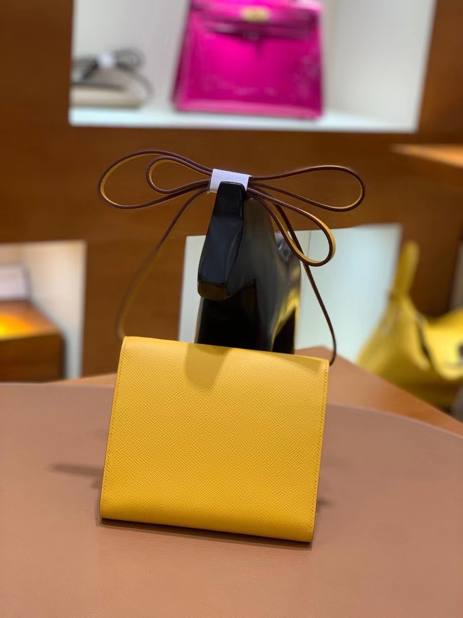 Hermès（爱马仕）clice 挎包 Epsom 琥珀黄 金扣 16cm 现货