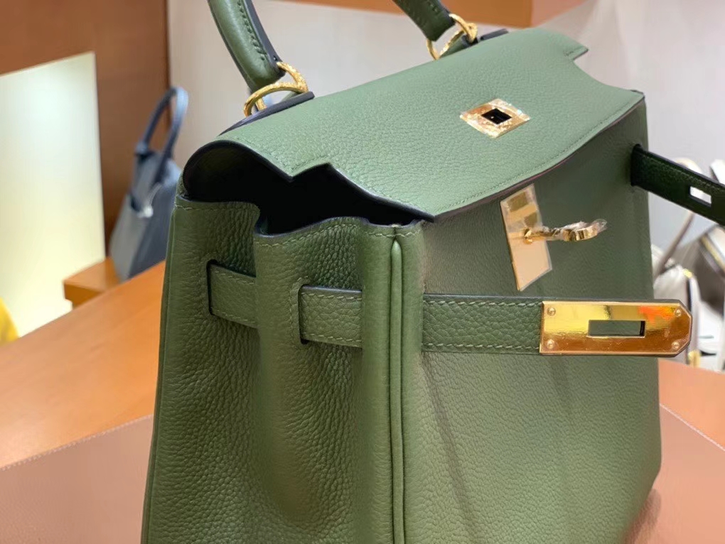 Hermès（爱马仕）Kelly 凯莉包  Togo 丛林绿 28cm 金扣 现货