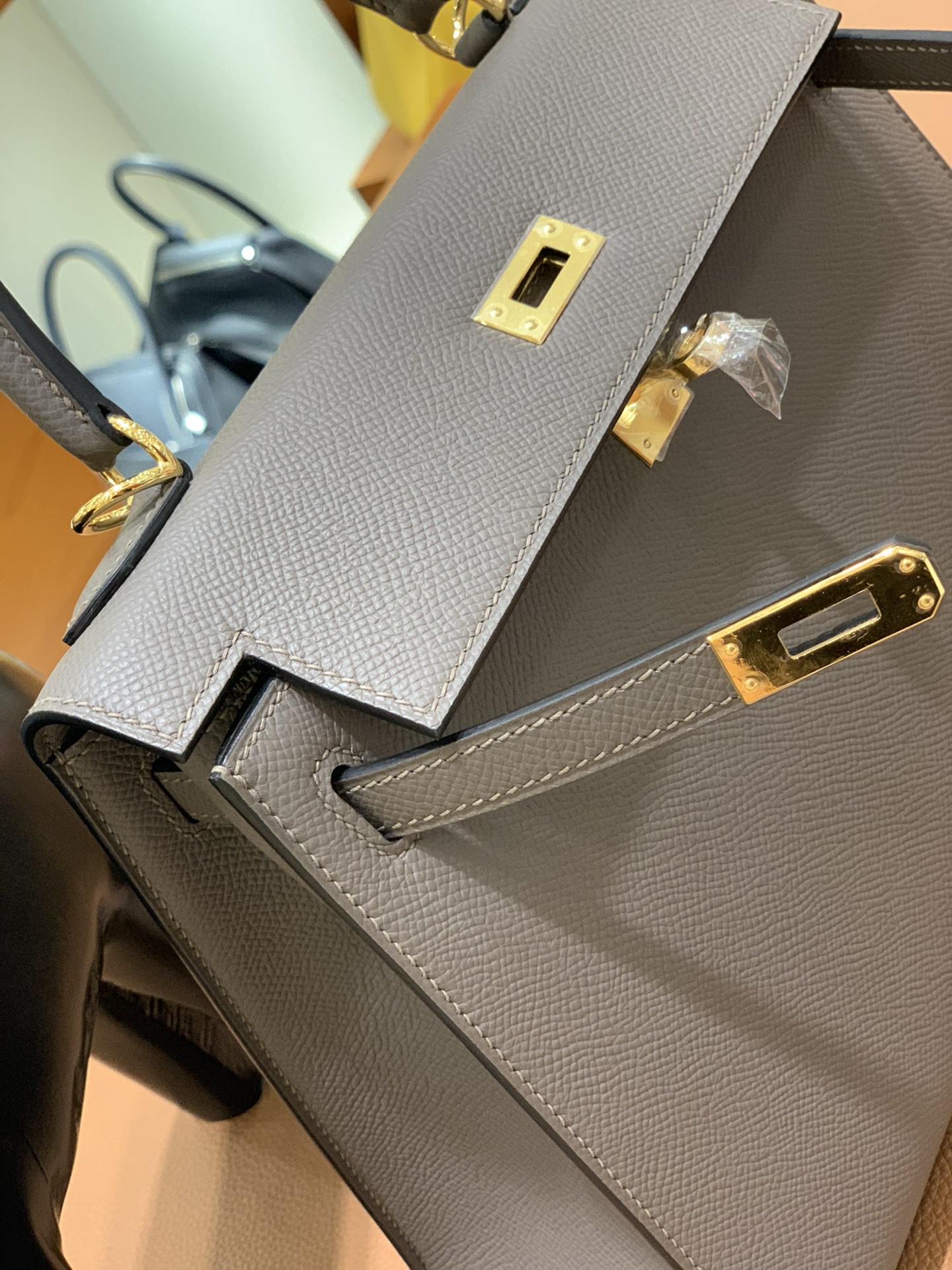Hermès（爱马仕）Kelly 凯莉包 Epsom 大象灰 金扣 25cm