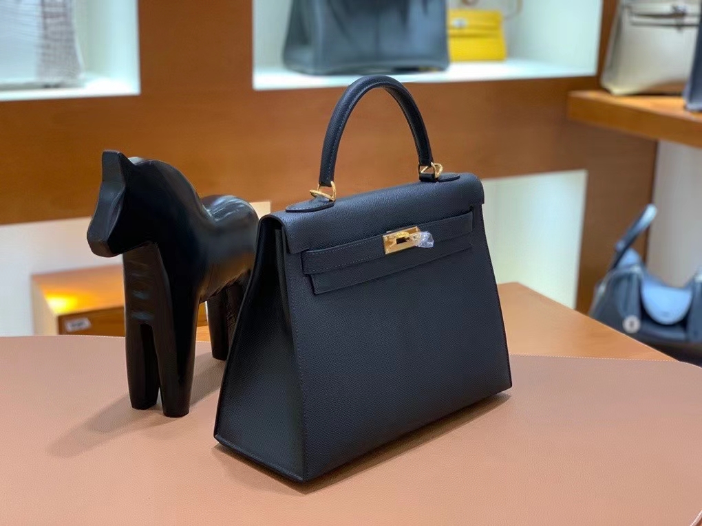Hermès（爱马仕）Kelly 凯莉包 Epsom皮 黑色 28cm 金扣 现货
