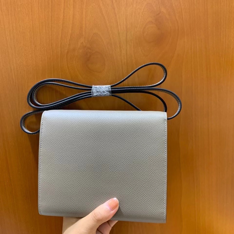 Hermès（爱马仕）clice 挎包 Epsom 沥青灰 银扣 16cm 现货