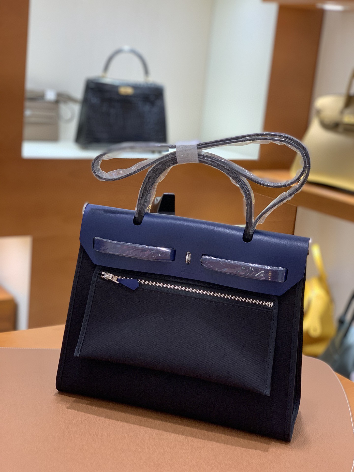 Hermès（爱马仕）Herbag 宝石蓝拼黑色 Box帆布 银扣 31cm