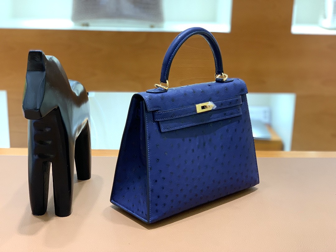 Hermès（爱马仕）Kelly 凯莉包 鸵鸟皮 马耳他蓝 金扣 25cm