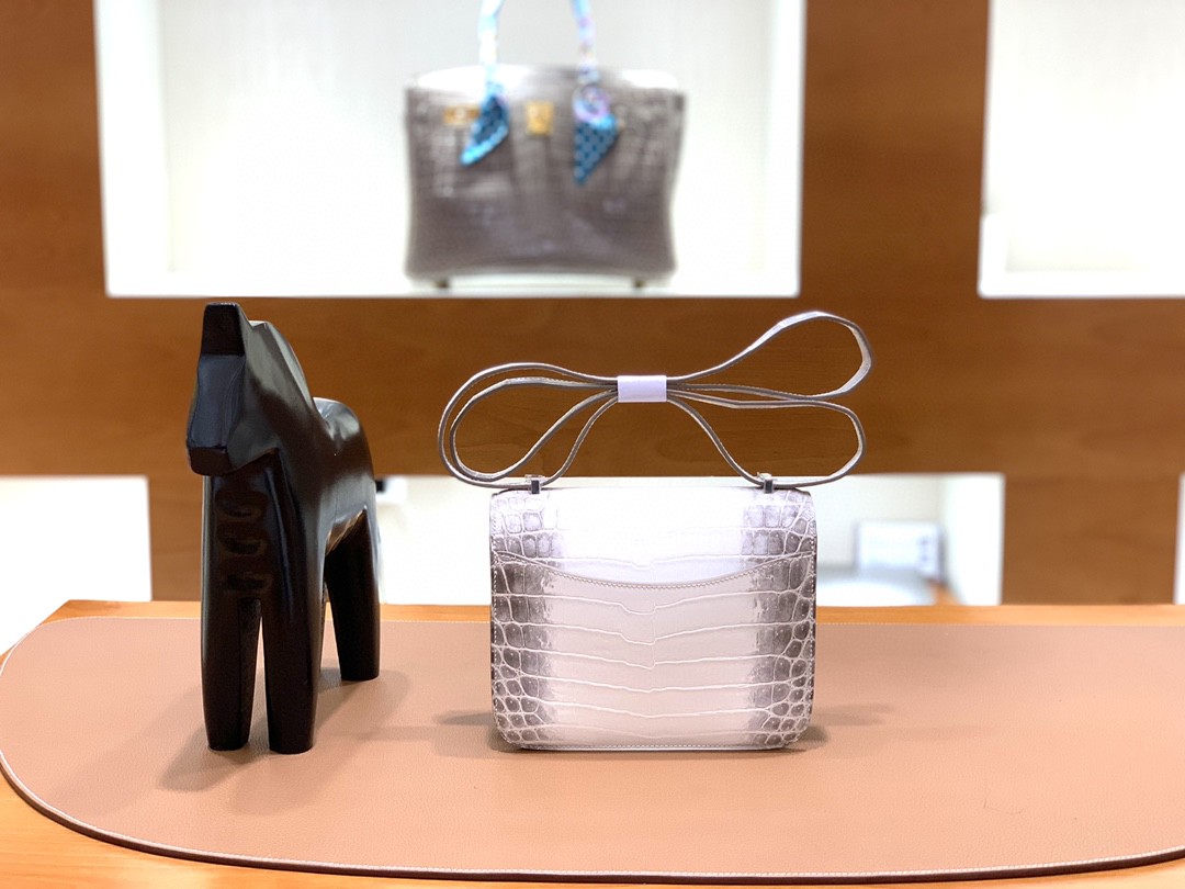 Hermès（爱马仕）Constance 空姐包 尼罗鳄 喜马拉雅 银扣 19cm