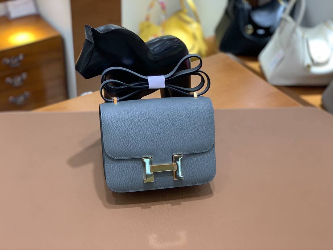 Hermès（爱马仕）Constance 空姐包 Epsom CC63杏仁绿 19cm 金扣