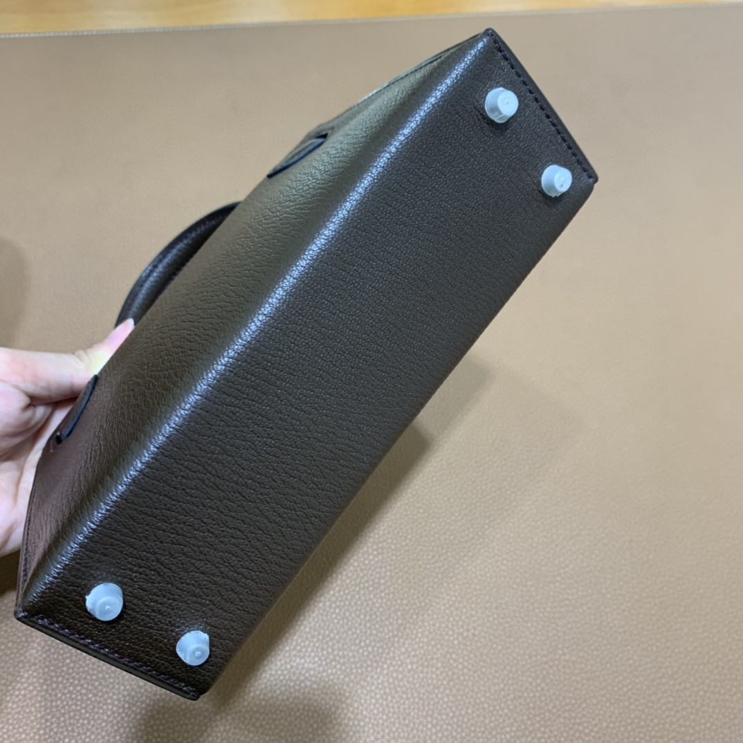Hermès（爱马仕）mini Kelly 迷你凯莉 山羊皮 新色 哈瓦那色内拼陶瓷色 19cm 银扣