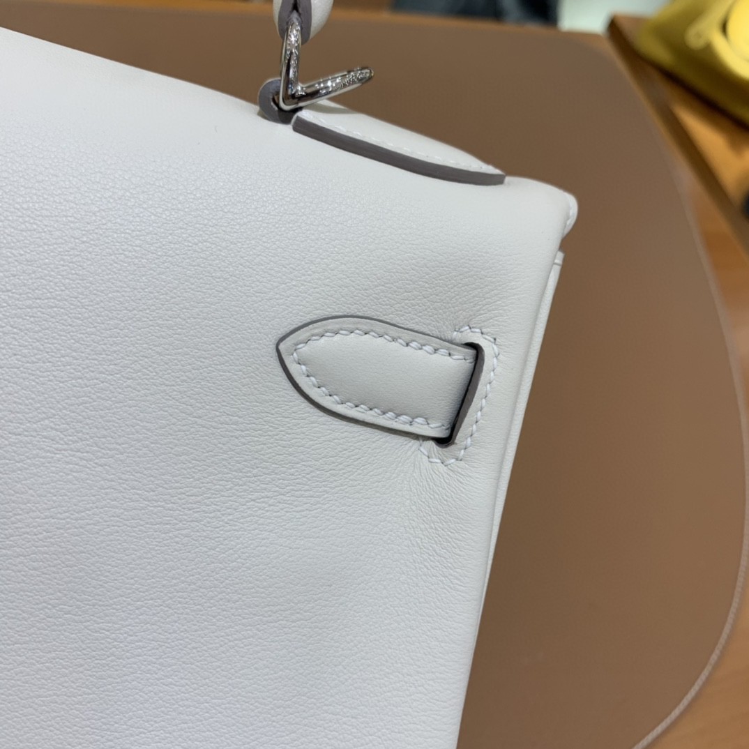 Hermès（爱马仕）Kelly 凯莉包 swift 奶昔白 银扣 28cm