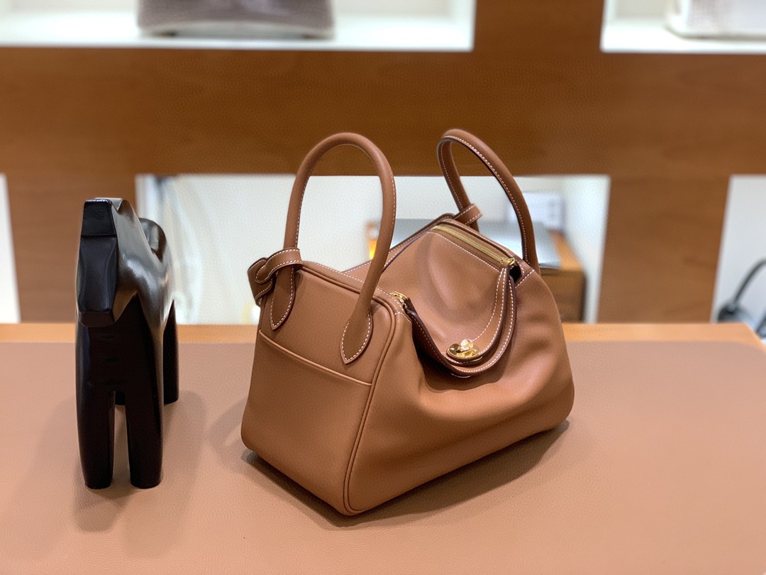 Hermès（爱马仕）Lindy 琳迪包 Swift 金棕色 金扣 26cm