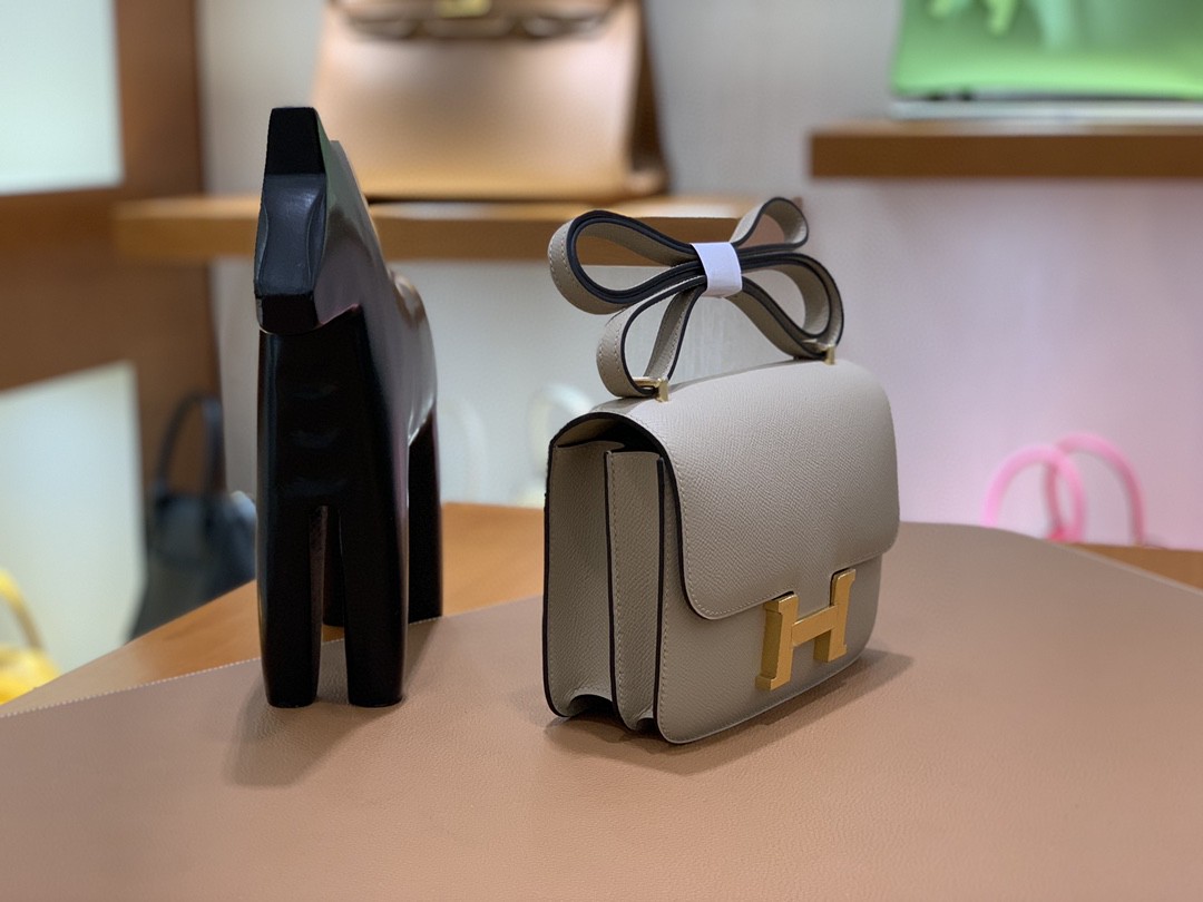 Hermès（爱马仕）Constance 空姐包 Epsom 斑鸠灰 19cm 金扣