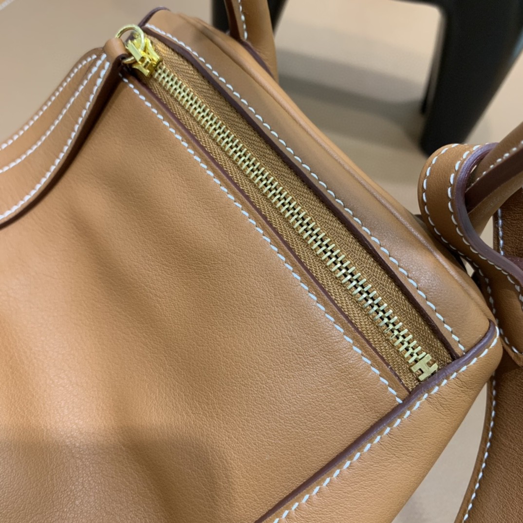Hermès（爱马仕）Lindy 琳迪包 Swift 金棕色 金扣 26cm
